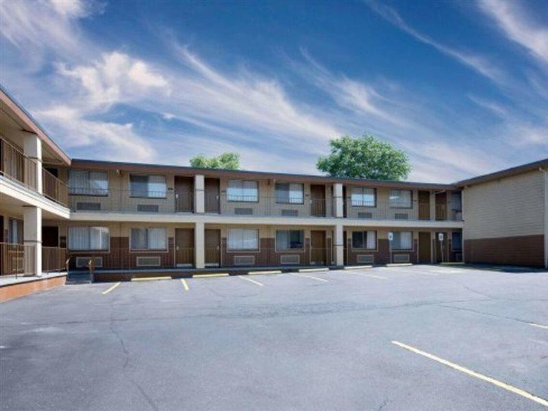 Days Inn Spokane Dış mekan fotoğraf