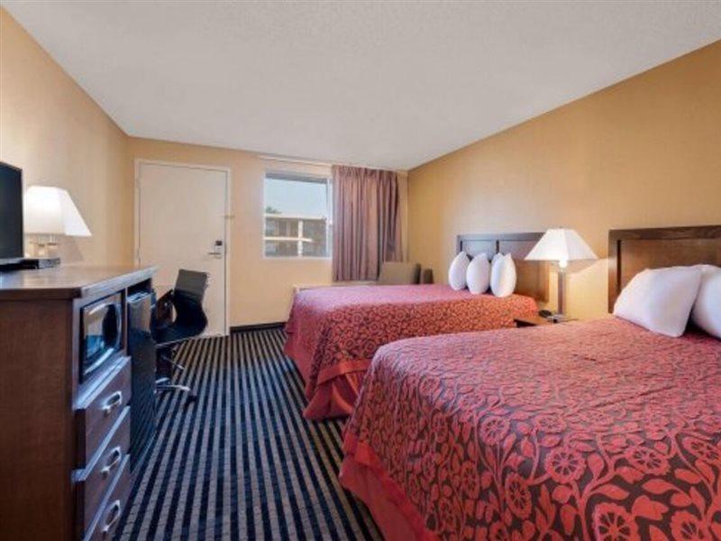 Days Inn Spokane Dış mekan fotoğraf