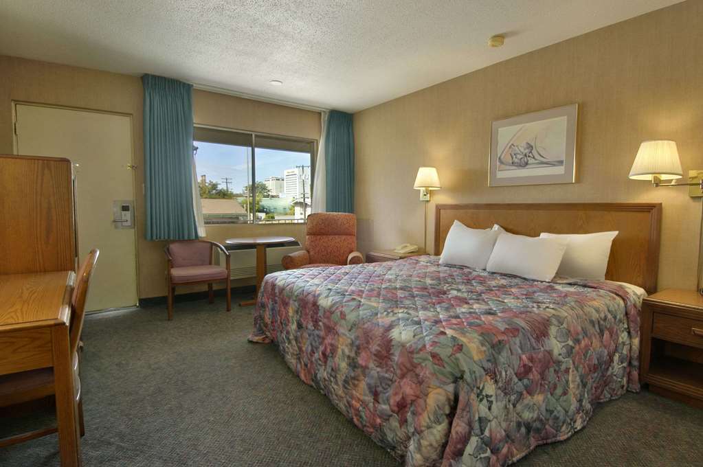 Days Inn Spokane Oda fotoğraf