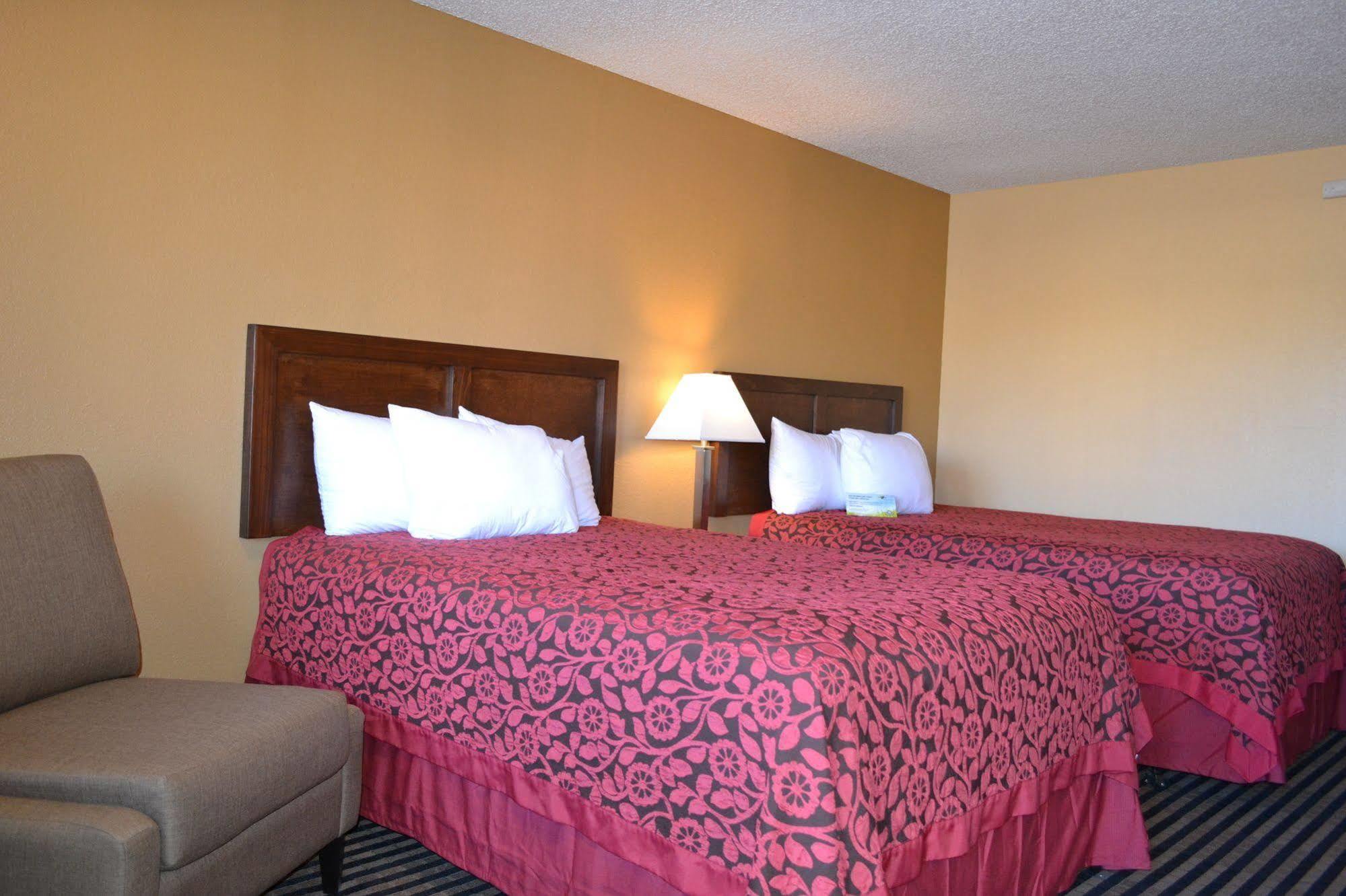 Days Inn Spokane Dış mekan fotoğraf