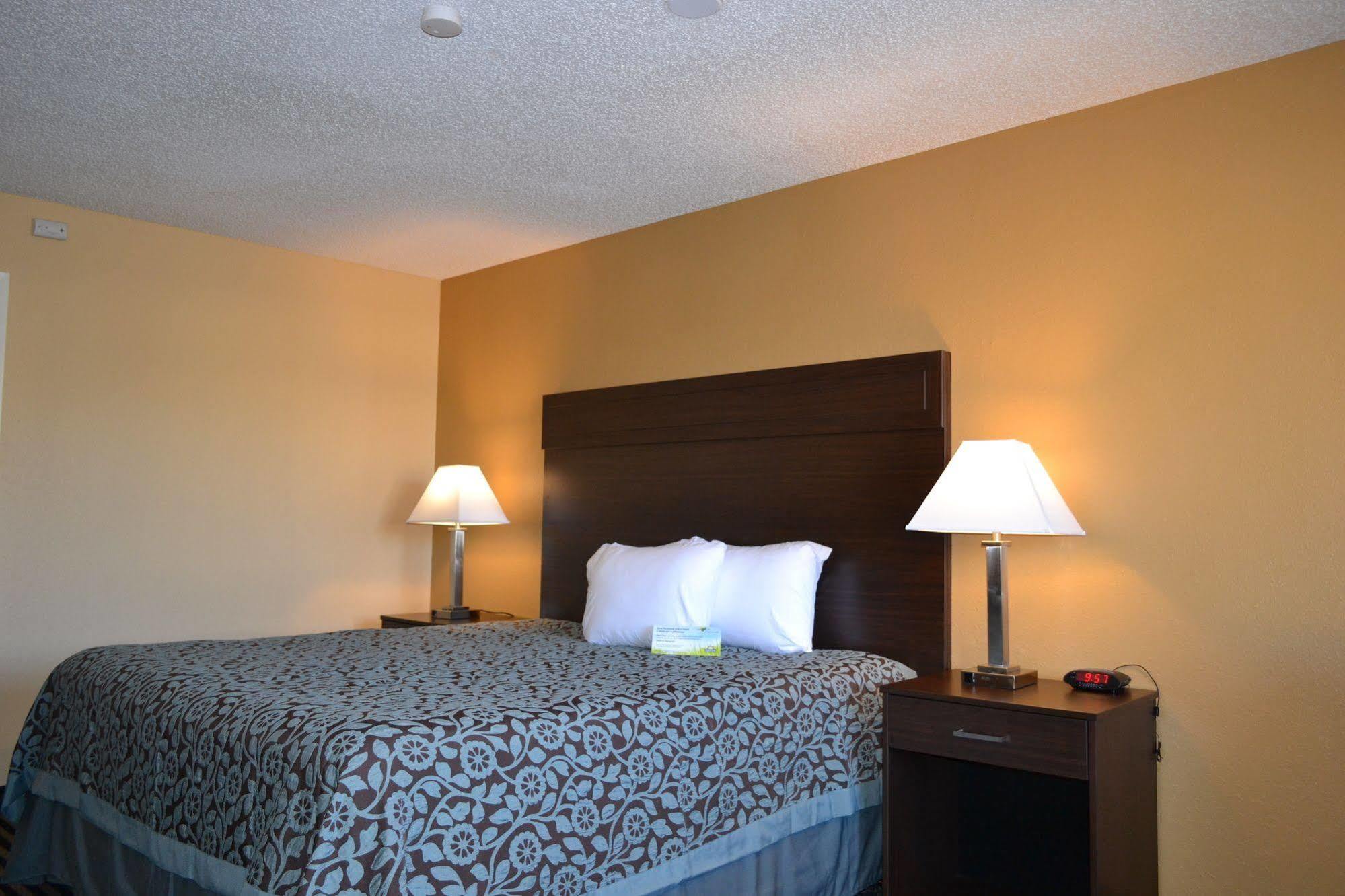 Days Inn Spokane Dış mekan fotoğraf